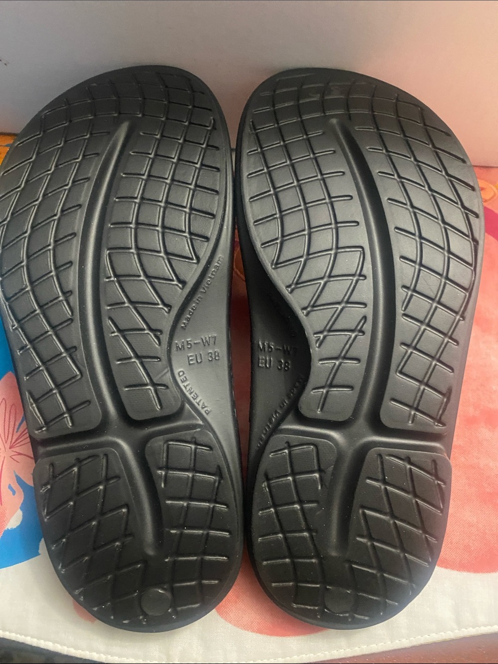 OOFOS Women's Slide Sandals OOAHH Luxe “Frost”  Size 7  Metallic Silver/Blue - Picture 7 of 10